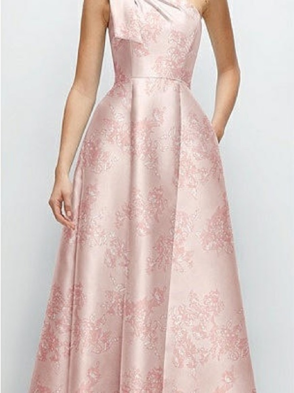 ALFRED SUNG Savanna bow and blossom bridesmaid dress 🩷